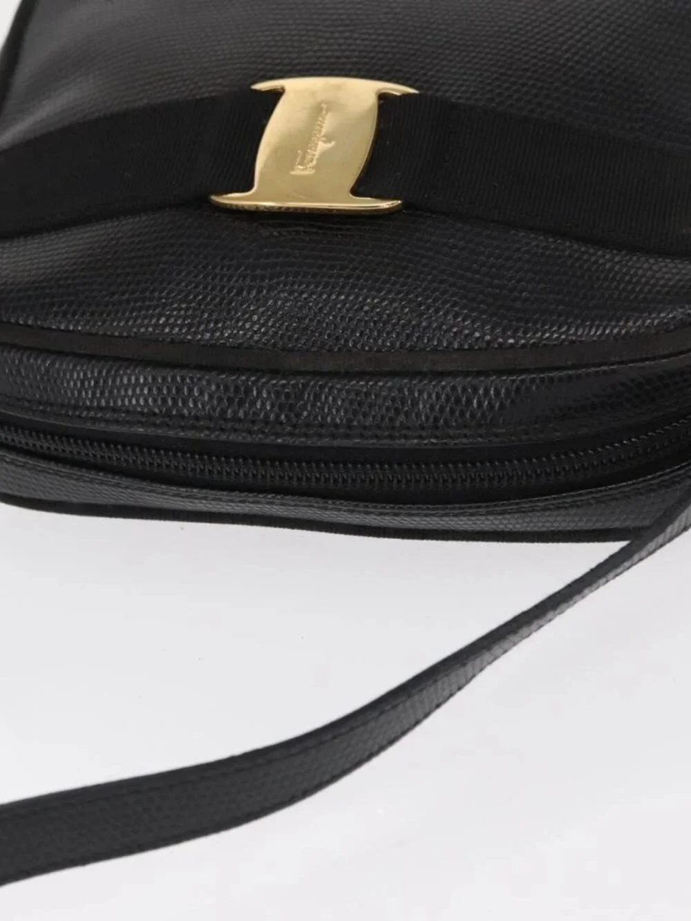 Salvatore Ferragamo Vala Shoulder Bag Leather Black Gold Auth gh1483